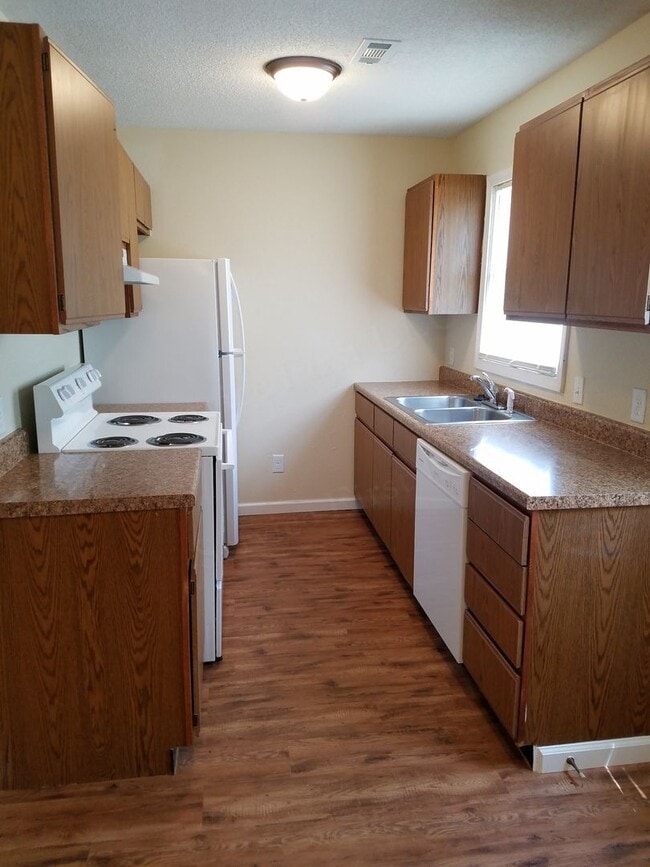 Building Photo - Dexter Grant Townhouses