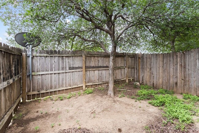 Building Photo - 5002 Summit Wood