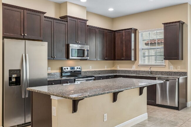 Building Photo - Your Spacious Lake Mary Home Awaits | 4BR, 3.5BA & Resort Amenities