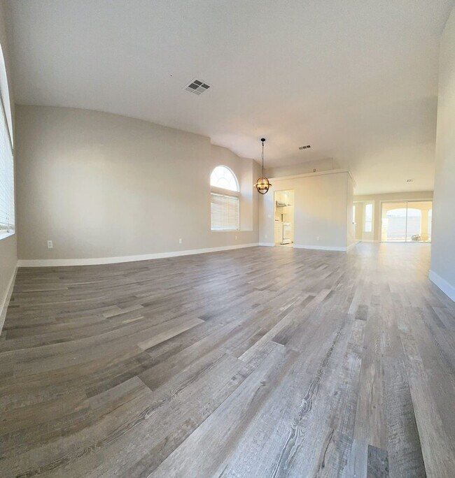 Building Photo - Newly Remolded Open Floor Plan One-Story 3 bedrooms & 2 Baths Home