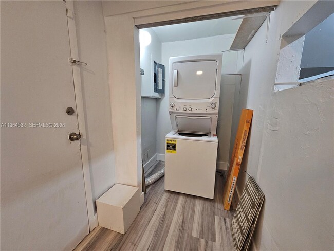 Building Photo - 1727 Fletcher St