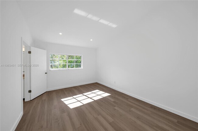 Building Photo - 13914 SW 101st Ln