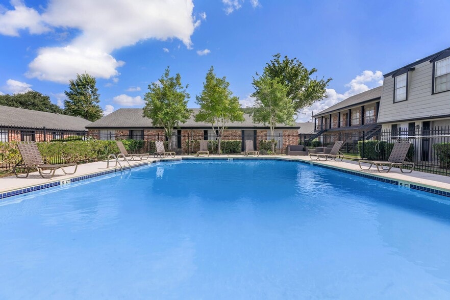 Lexington Apartments 6550 Lexington Dr Beaumont TX 77706 Apartment