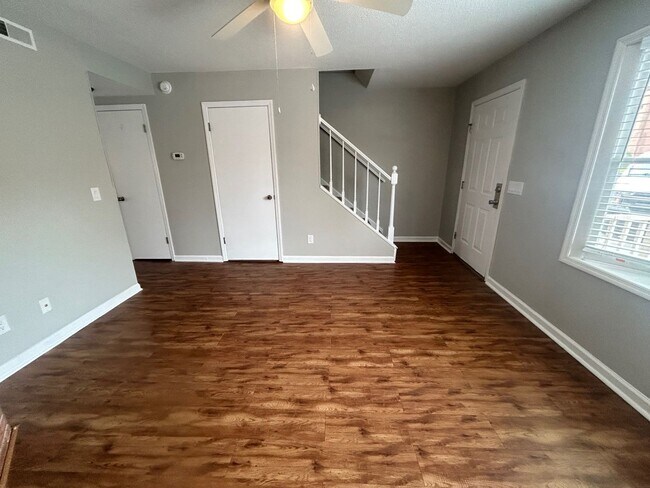 Building Photo - 940-403 Glenn Street, West Columbia SC 29169