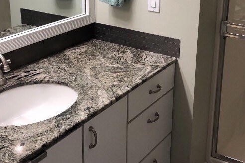 Upstairs bathroom - 1720 N Marshfield Ave