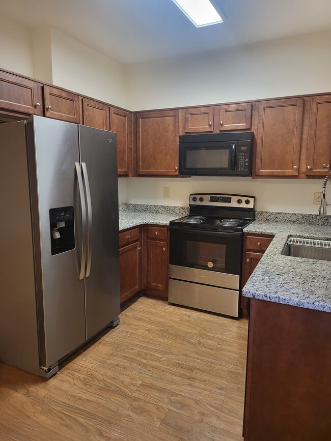Building Photo - 45 Jacobs Ln