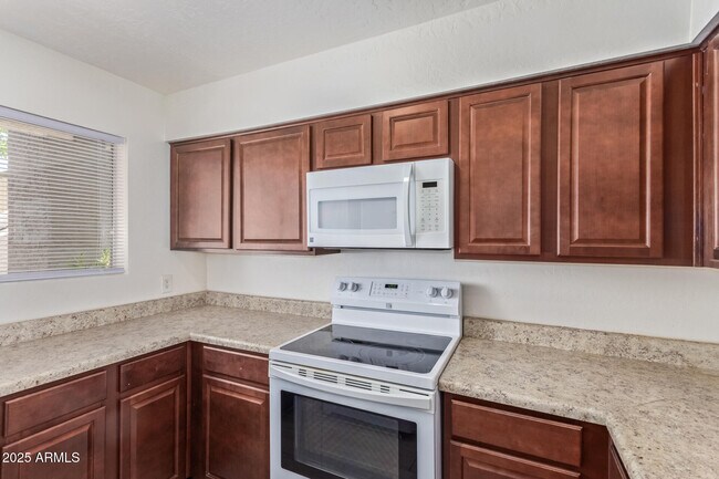 Building Photo - 7494 E Earll Dr