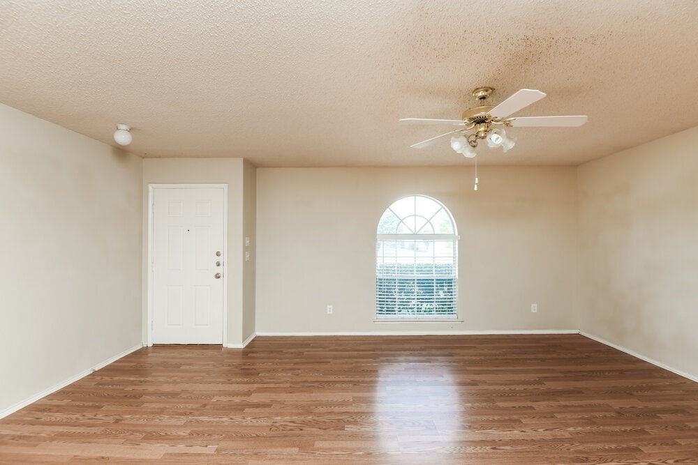 Building Photo - 617 Sawyer Dr