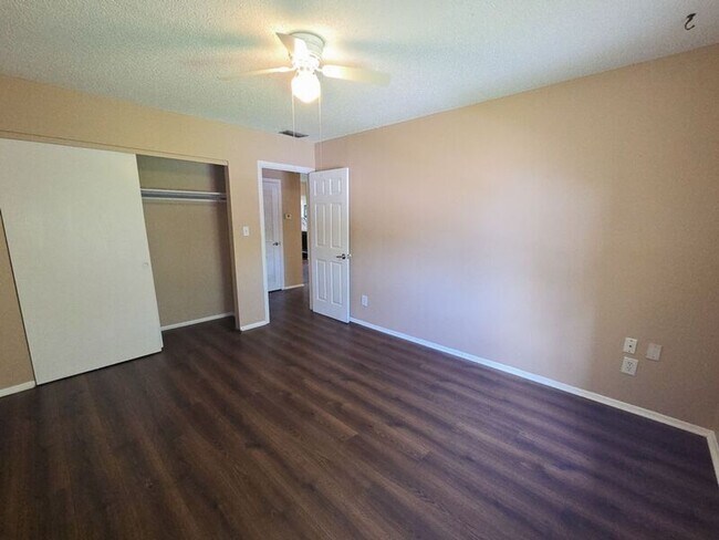 Building Photo - 152 Springwood Cir