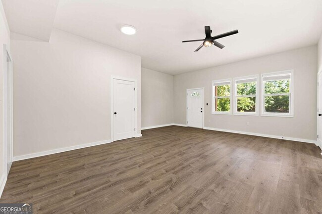 Building Photo - 221 Columbus Dr