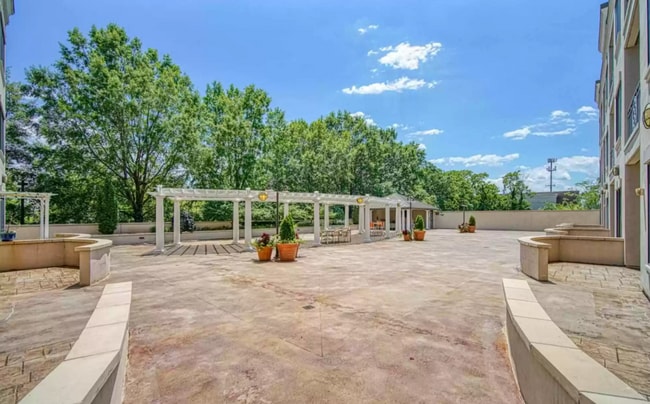 Building Photo - 155 E Broad St