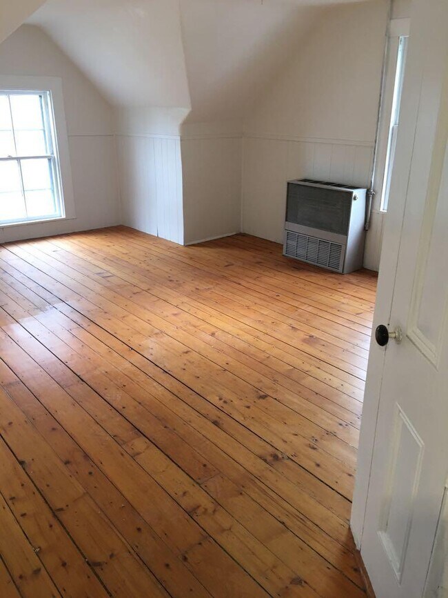 Building Photo - 21 Pleasant St