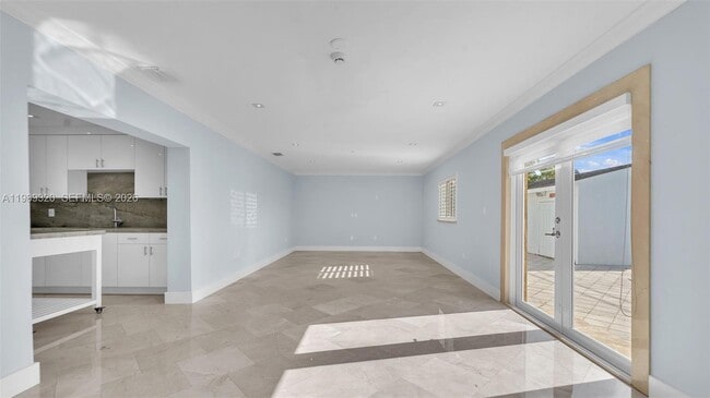 Building Photo - 2900 SW 92nd Ave