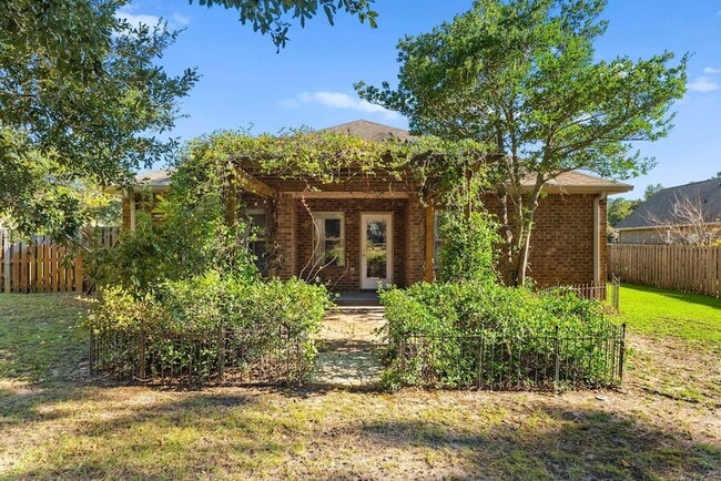 Building Photo - 554 Camellia Ct