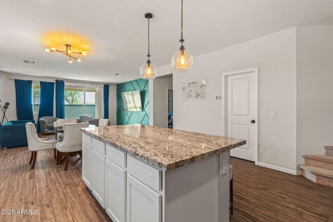Building Photo - 17809 W Country Club Terrace
