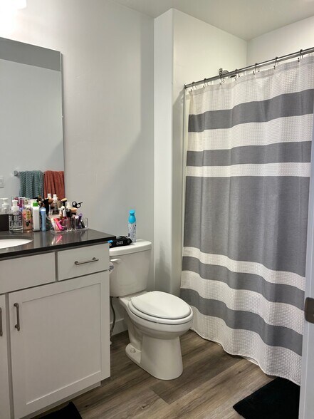 master bath - 492 N Trident Dr