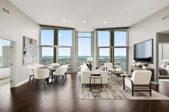 Building Photo - 500 Throckmornton-1145