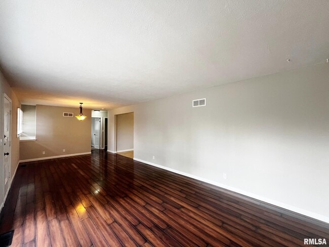 Building Photo - 2109 N Windermere Ave