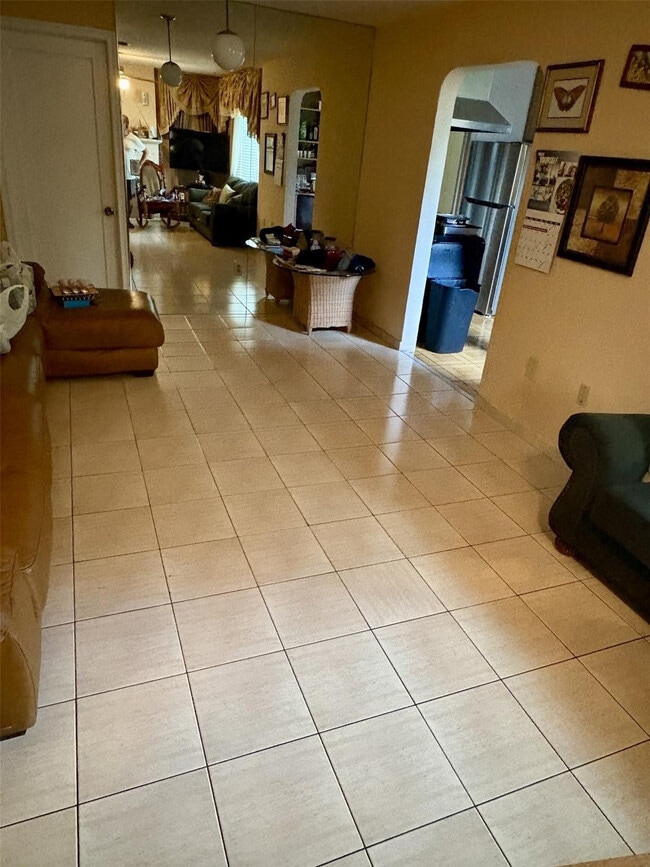 Building Photo - 10335 NW 26th Ave