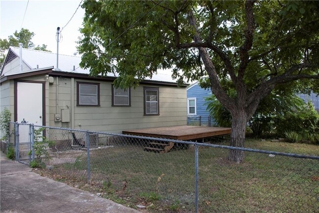 Building Photo - 5510 Avenue F
