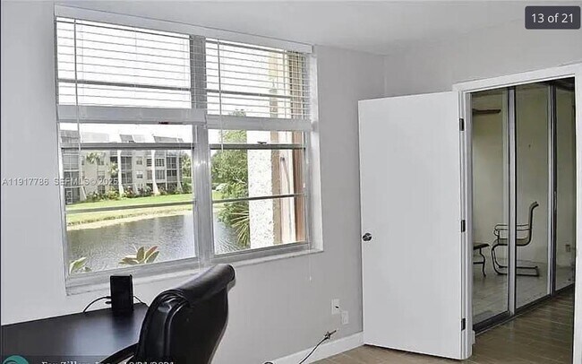 Building Photo - 9230 Lagoon Pl