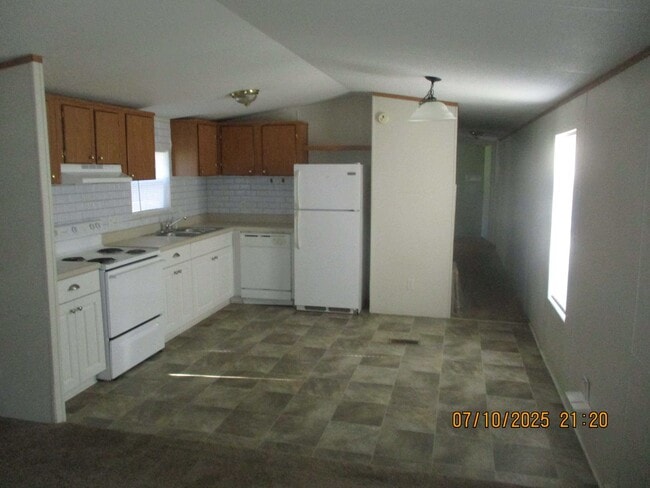 Building Photo - 904 Westview Dr