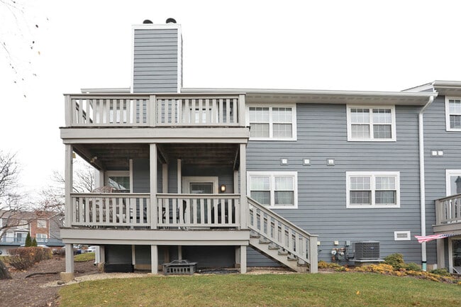 Building Photo - 573 W Parkside Dr