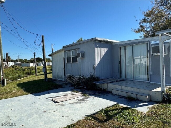 Building Photo - 333 Lantern Ln