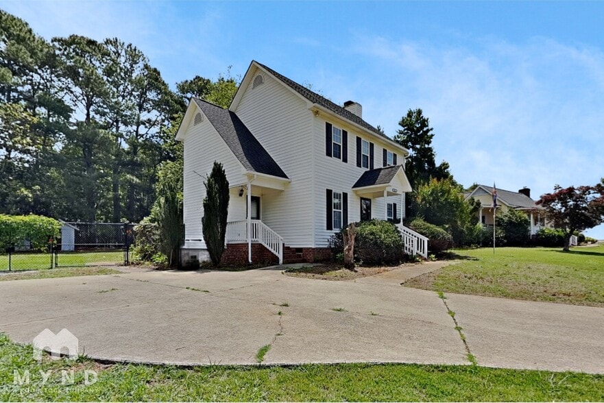 Building Photo - 2024 Julian Ln