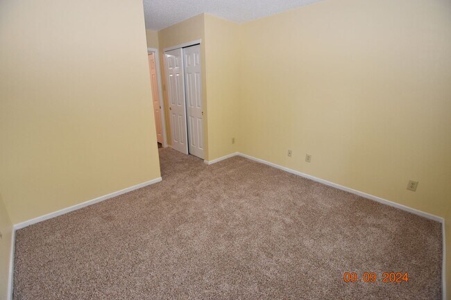 Building Photo - 3 Bedroom, 2 Full Bath Home in Greenfield