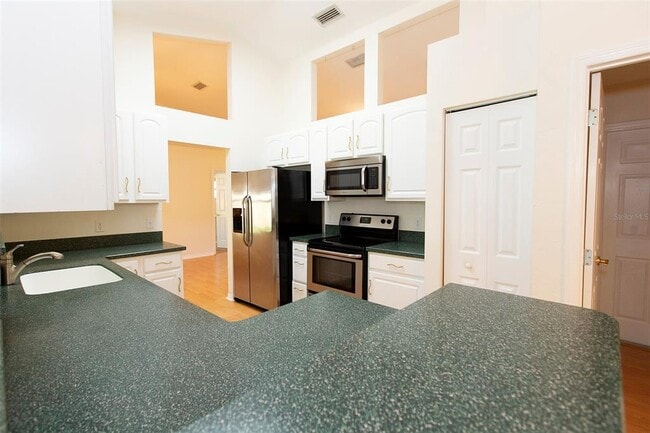 Building Photo - 5207 SW 79 Terrace