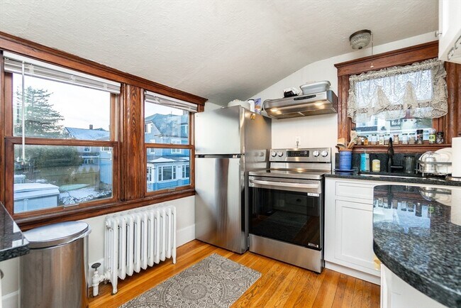 Building Photo - 322 Humphrey St