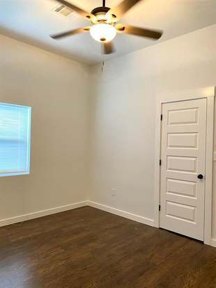 Building Photo - 12042 Carlsbad St