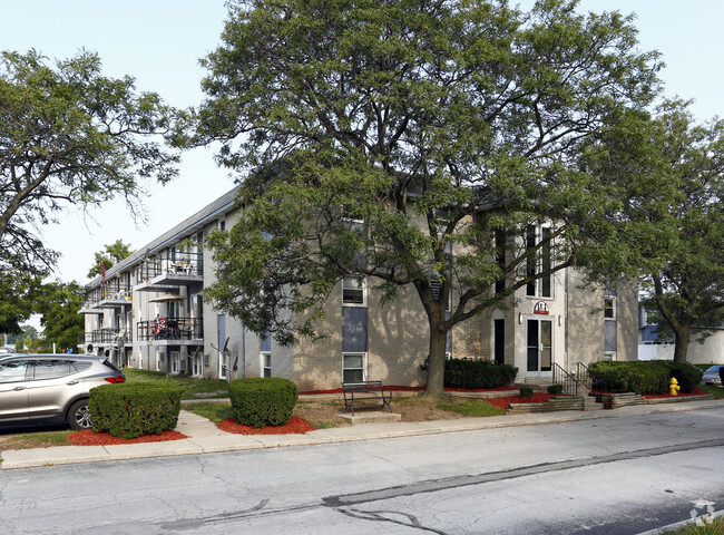 Building Photo - Kingston Court Apartments