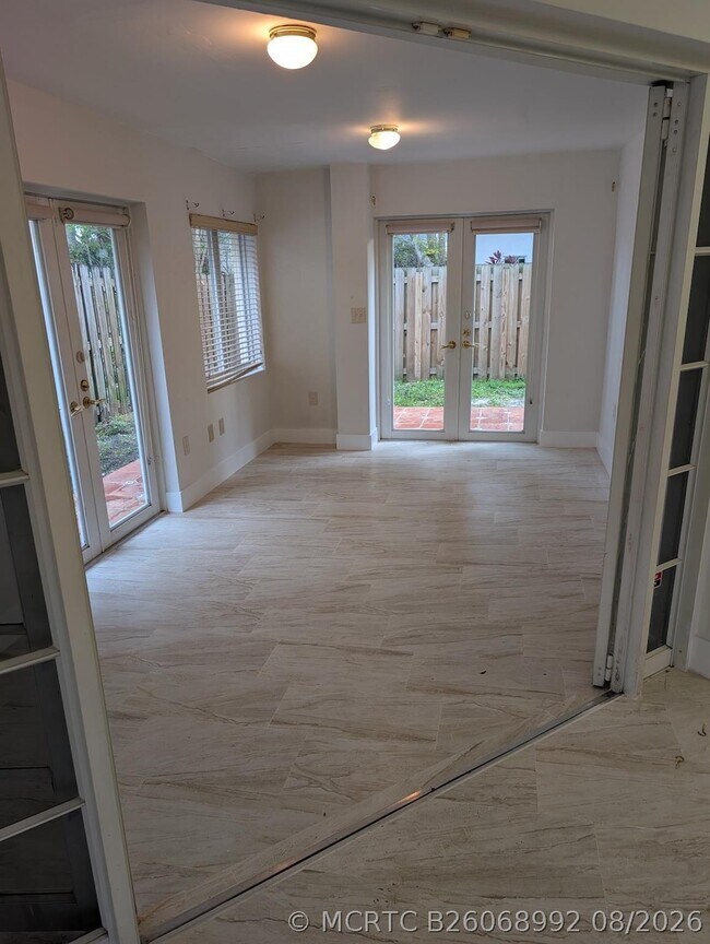 Building Photo - 9851 SW 117th Ct
