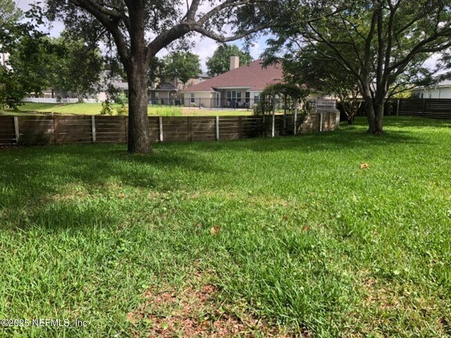 Building Photo - 12887 Dunns View Dr