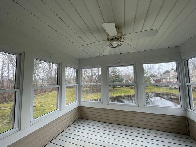 Building Photo - 4368 Pond Ridge Ct
