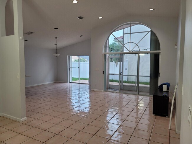 Building Photo - 7189 Catalina Way