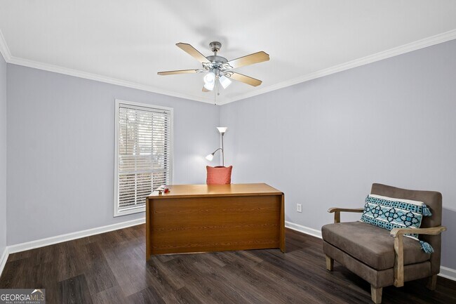 Building Photo - 6851 Roswell Rd