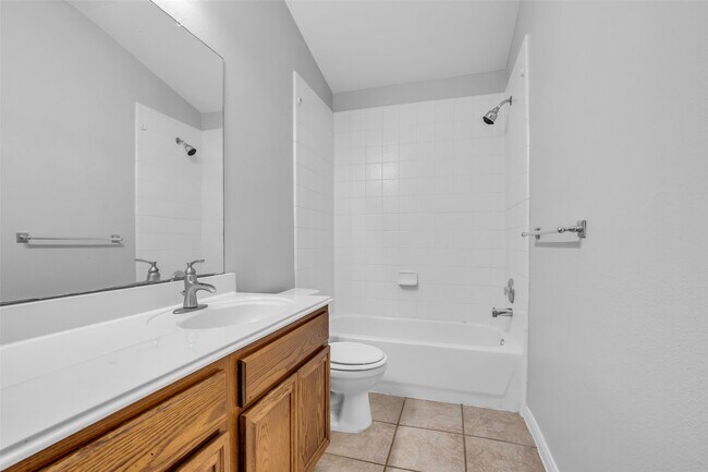 Building Photo - 23610 Hidden Maple Dr