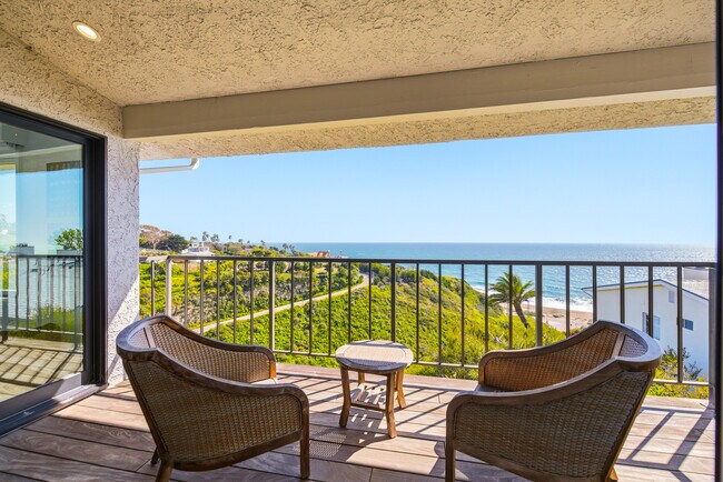 Building Photo - 6817 Seawatch Ln