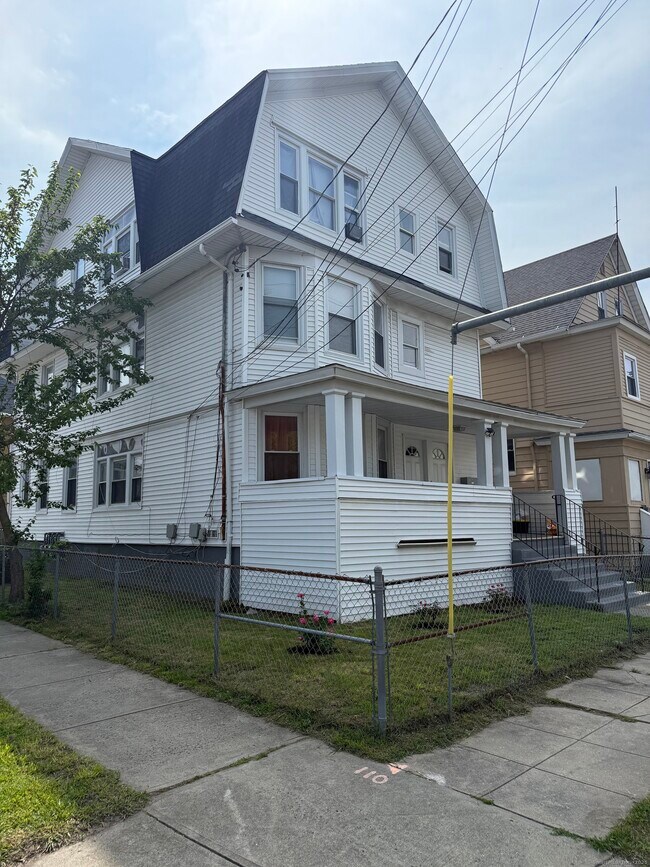 Building Photo - 176 Davenport St