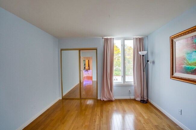 Building Photo - 1128 22nd St