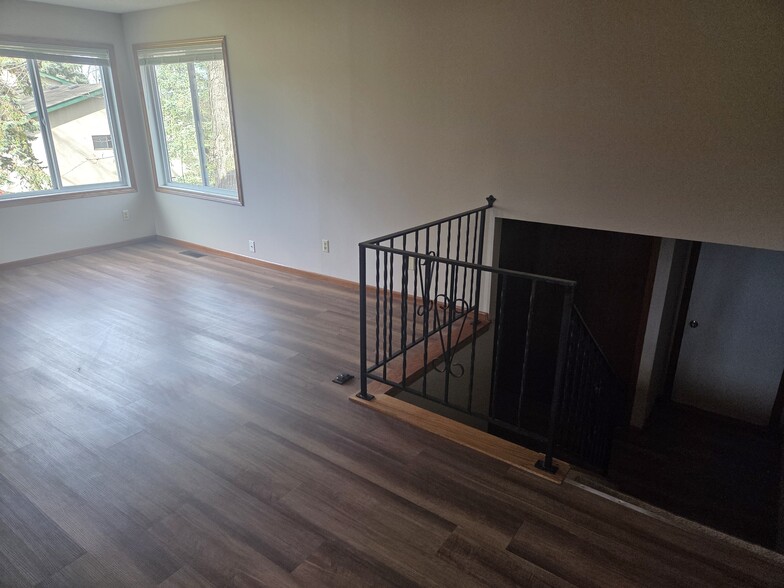 Building Photo - 803 1st Ave NW