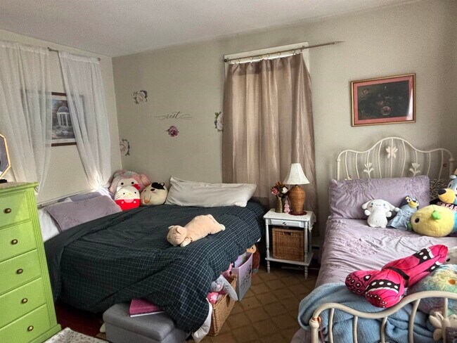 Building Photo - 21 Annie St