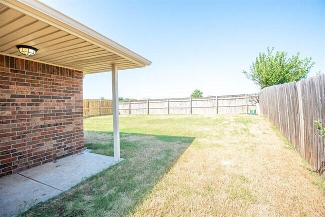 Building Photo - 8109 Frye Ln