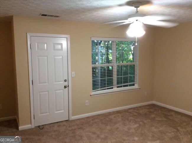 Building Photo - 4015 Yellow Pine Ct