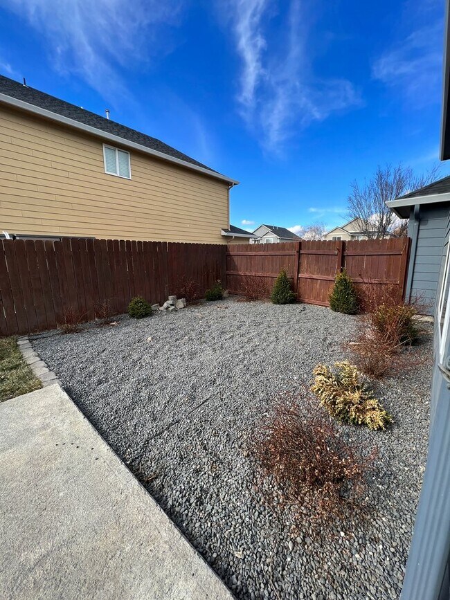 Building Photo - Beautifully Updated Home in Sage Point School District!