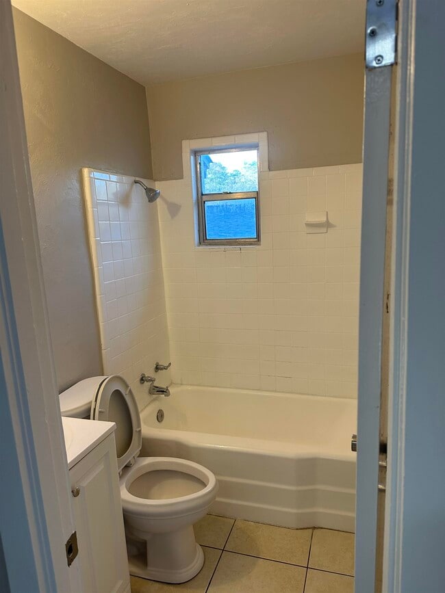 Building Photo - 1518 Arizona St