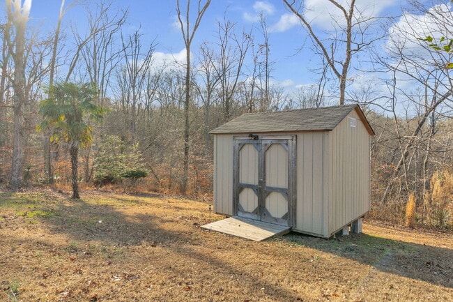 Building Photo - 107 Rosewood Cir